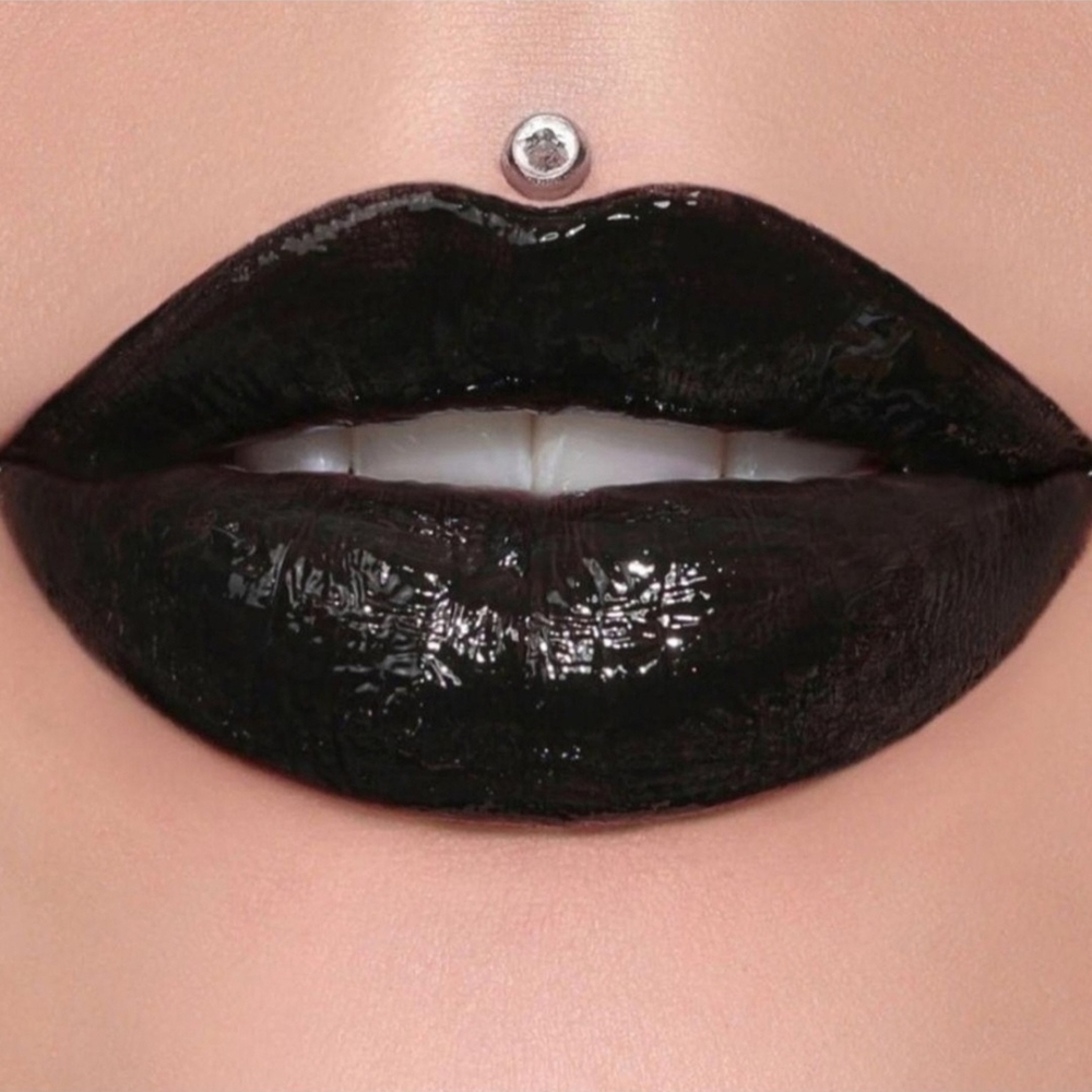 Jeffree Star Black Supreme Gloss "Weirdo"
